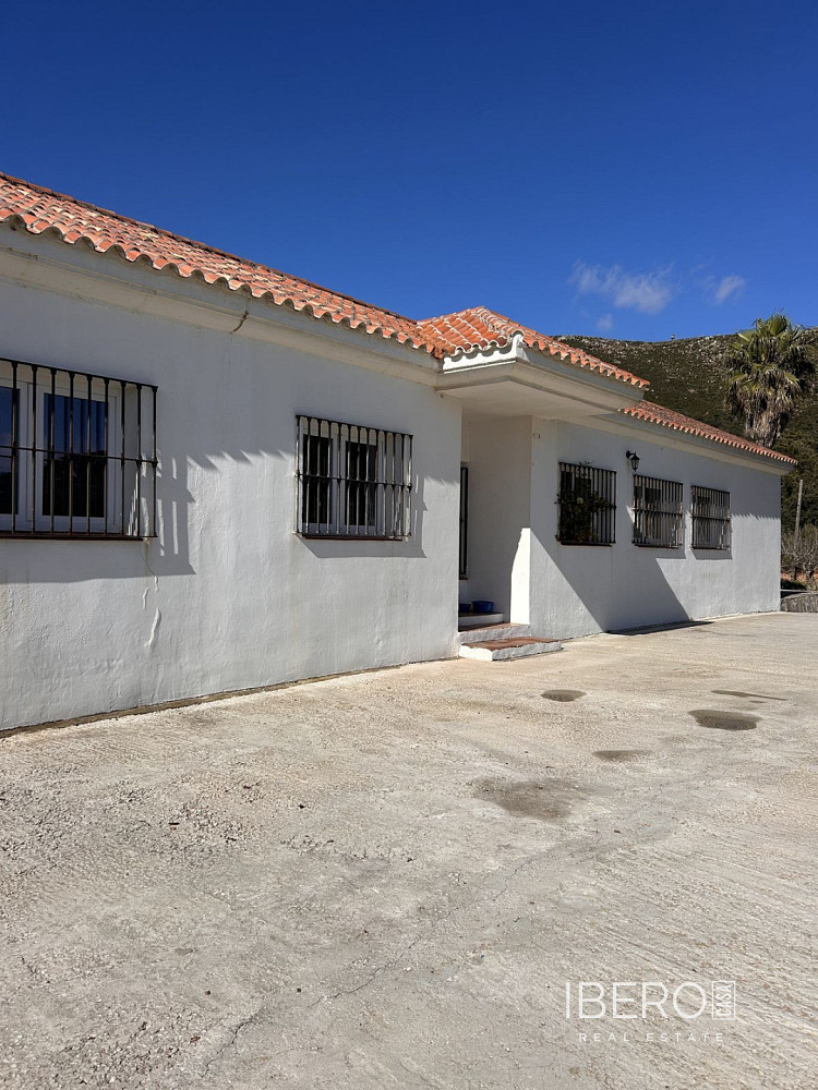 Prodej domu 211 m² s pozemkem 211 m²