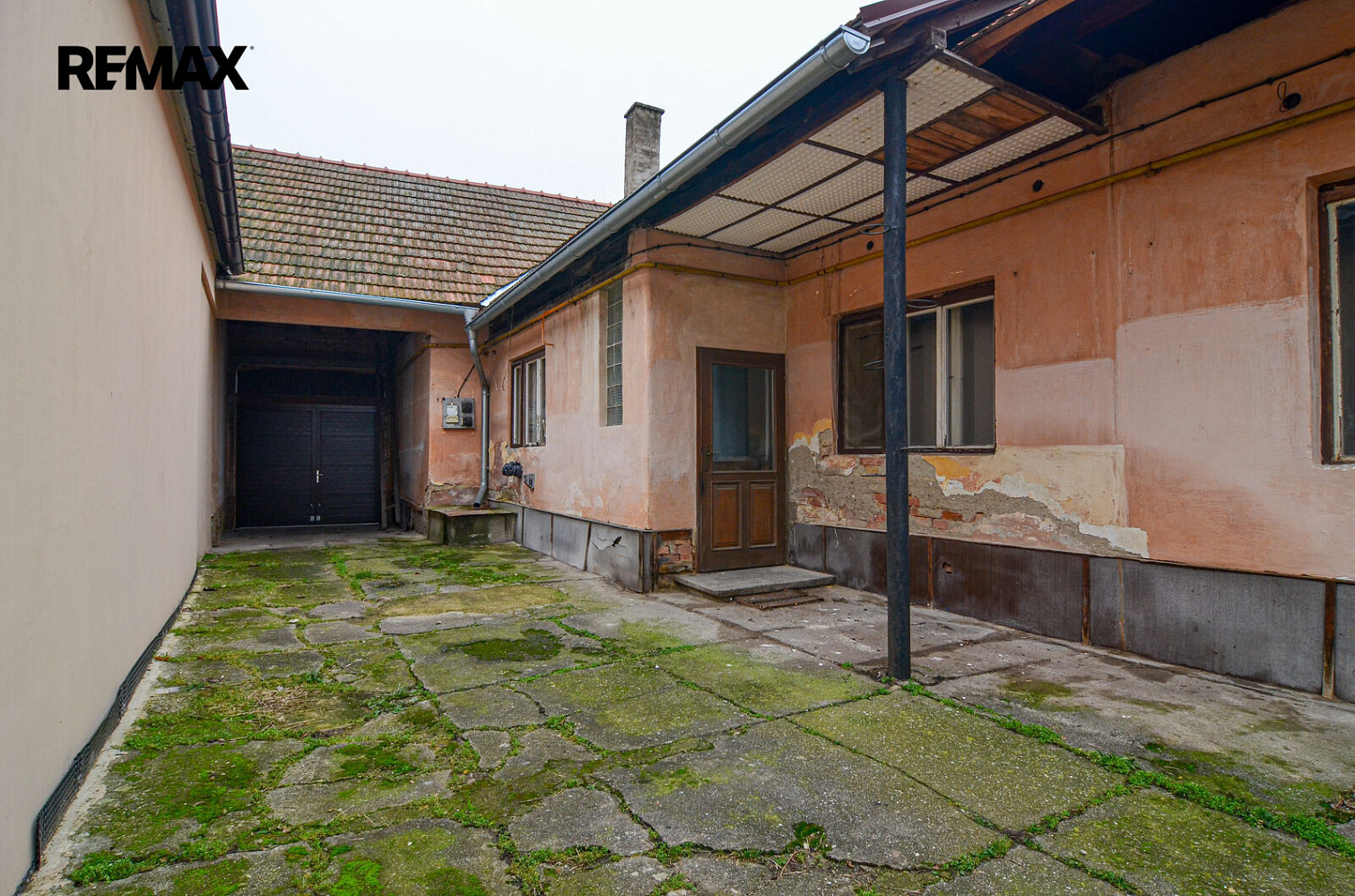 Prodej domu 215 m² s pozemkem 1 121 m² – fotografie 2