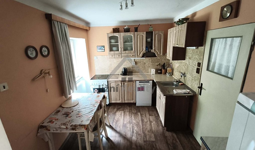 Prodej domu 250 m² s pozemkem 2 252 m², Suchdol nad Lužnicí – náhled fotky 9