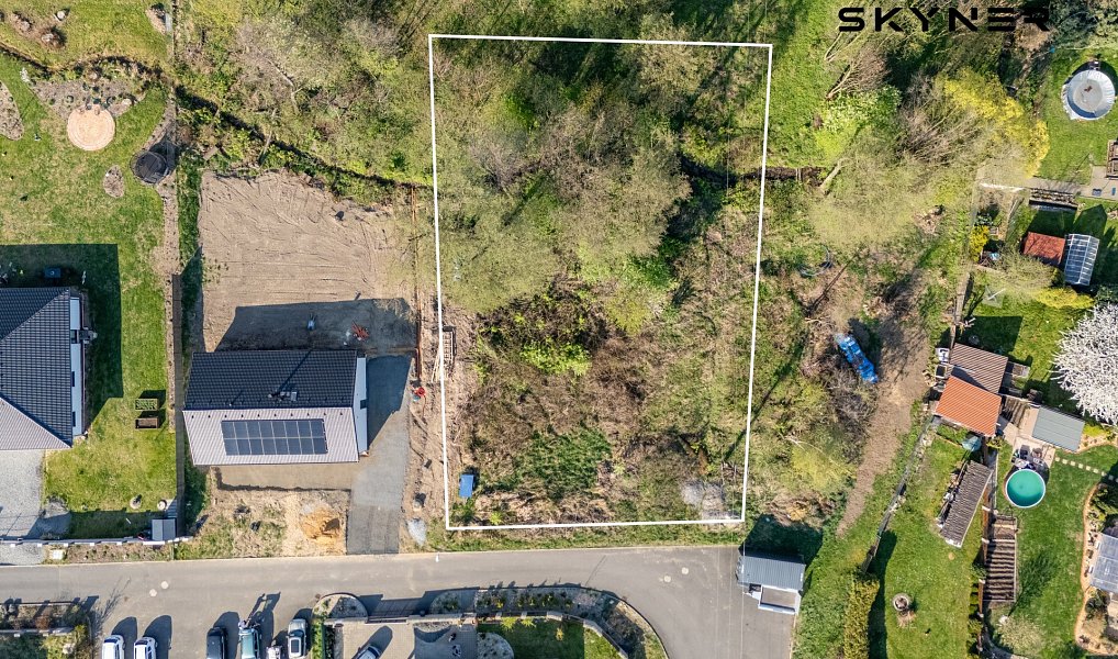 Prodej stavebního pozemku 1 348 m², Přestanov – náhled fotky 2