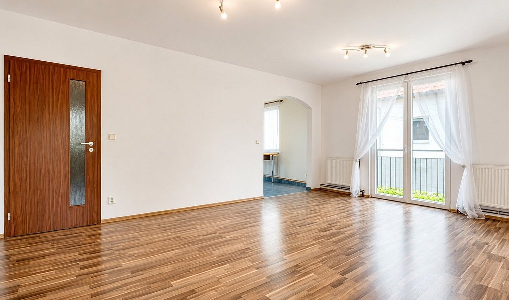 Prodej bytu 2+1 66 m², Nupaky – náhled fotky 12