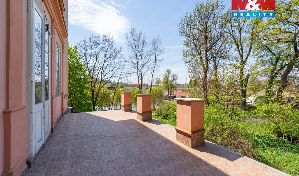 Prodej domu 963 m² s pozemkem 4 672 m², Dírná – náhled fotky 14