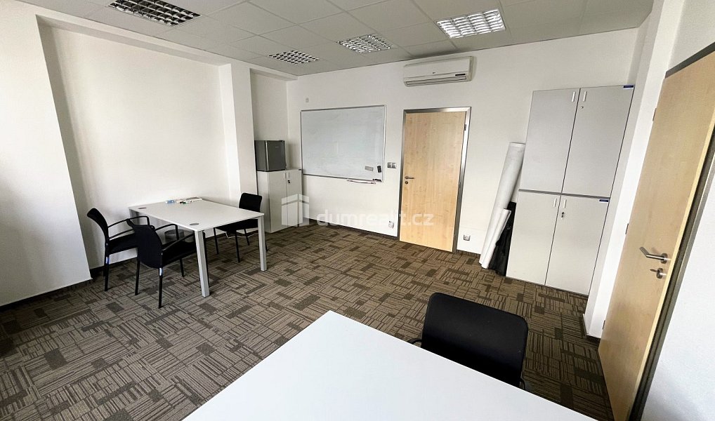 Pronájem kanceláře 23 m², Uherské Hradiště – náhled fotky 3