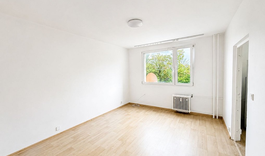Pronájem bytu 1+1 35 m², Chomutov – náhled fotky 2