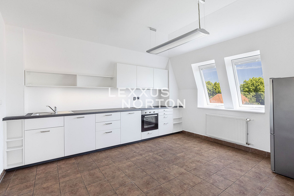 Pronájem bytu 4+1 129 m² — photo 2