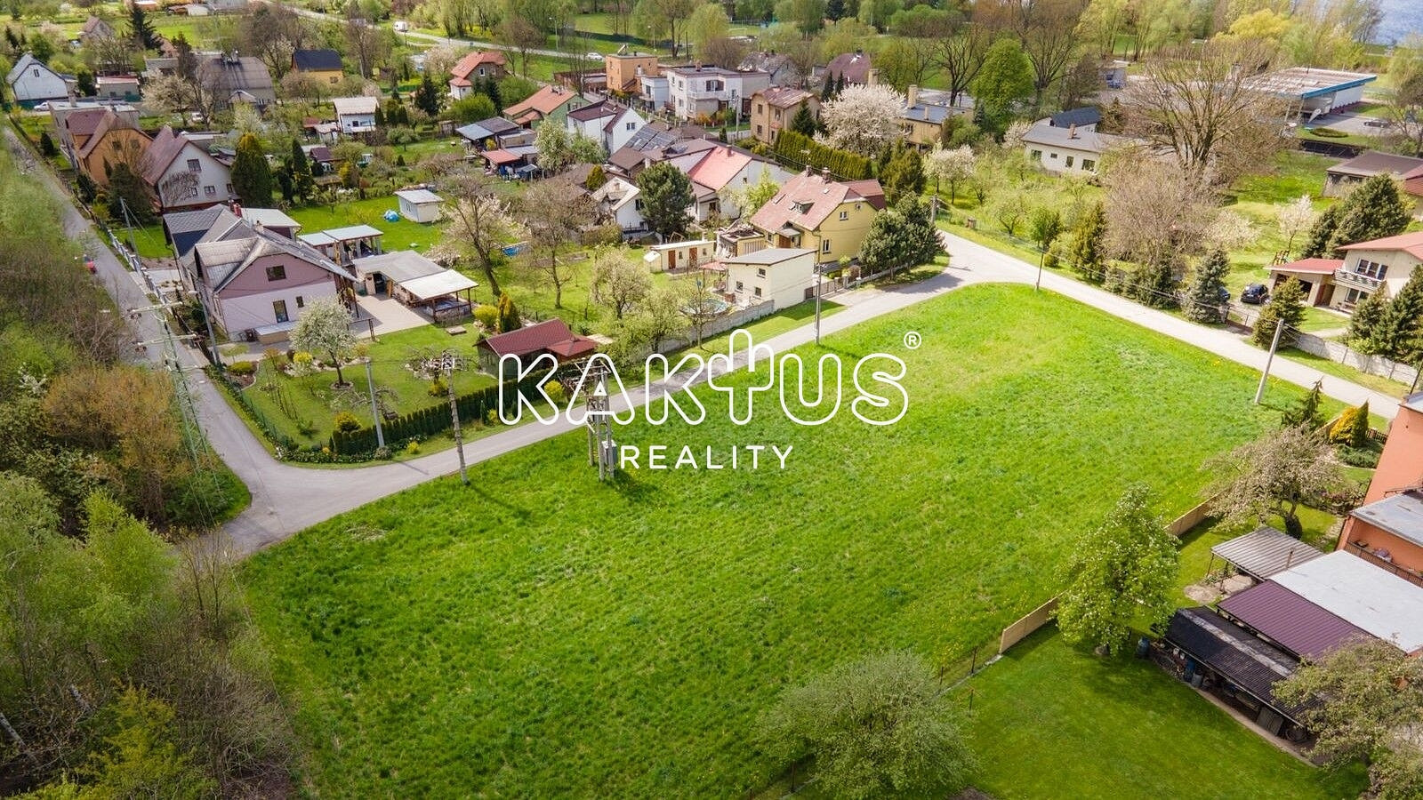 Prodej stavebního pozemku 895 m² — photo 3