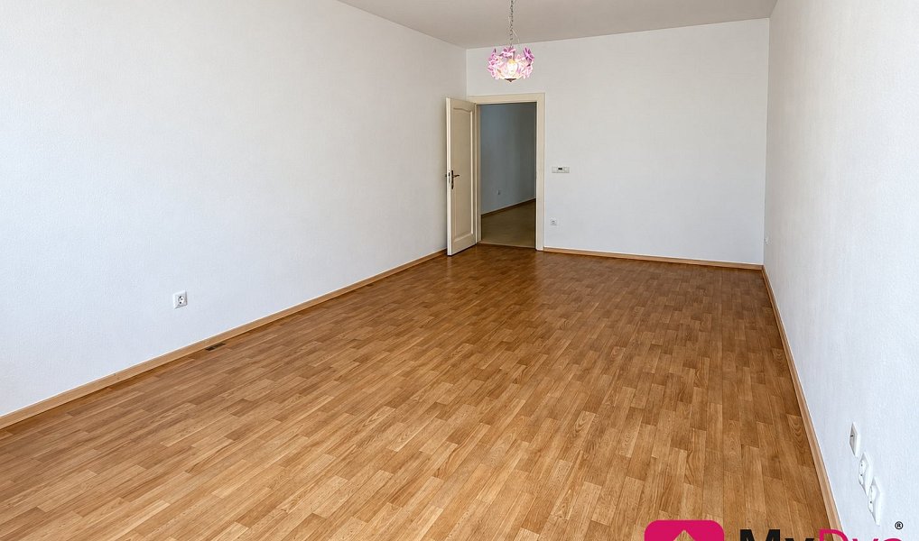 Pronájem bytu 2+1 75 m², Znojmo – náhled fotky 2