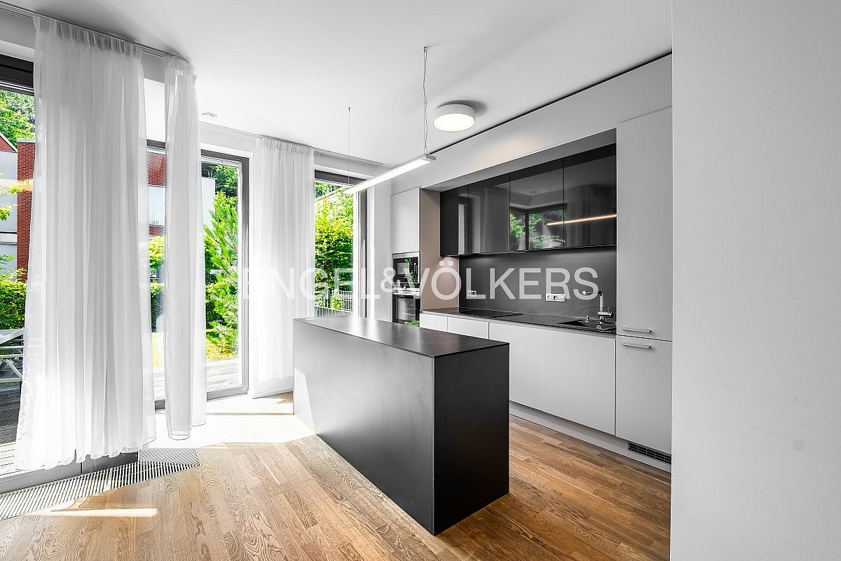 Pronájem domu 189 m² s pozemkem 186 m² — photo 2