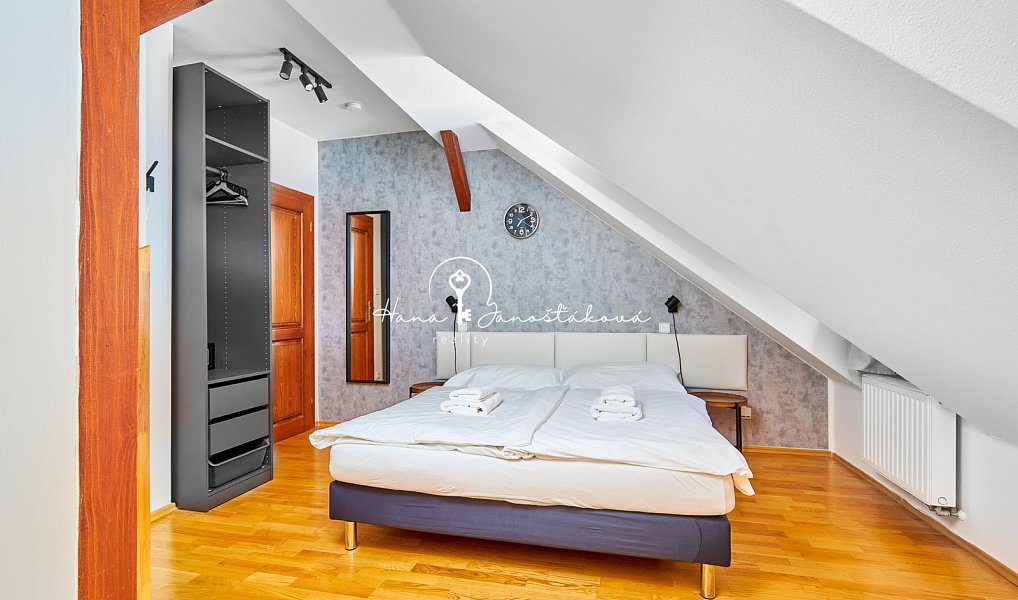 Prodej ubytovacího objektu 270 m², Český Krumlov – náhled fotky 9