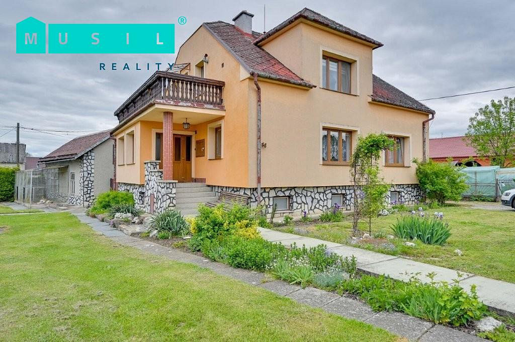Prodej domu 300 m² s pozemkem 1 396 m²