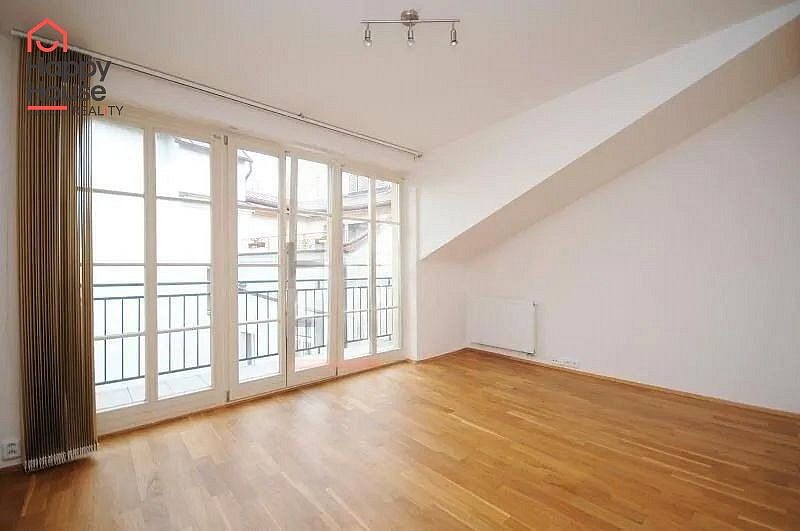 Pronájem bytu 3+kk 128 m² – fotografie 2