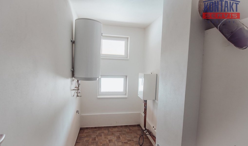 Prodej domu 135 m² s pozemkem 1 654 m², Lišov – náhled fotky 19