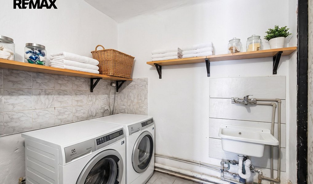 Prodej domu 222 m² s pozemkem 1 257 m², Kly – náhled fotky 18