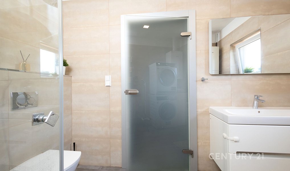 Prodej domu 181 m² s pozemkem 311 m², Kolín – náhled fotky 13