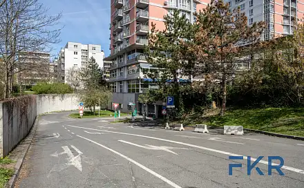 Prodej podzemního parkovacího místa, Vinohradská, Praha 10 - Strašnice