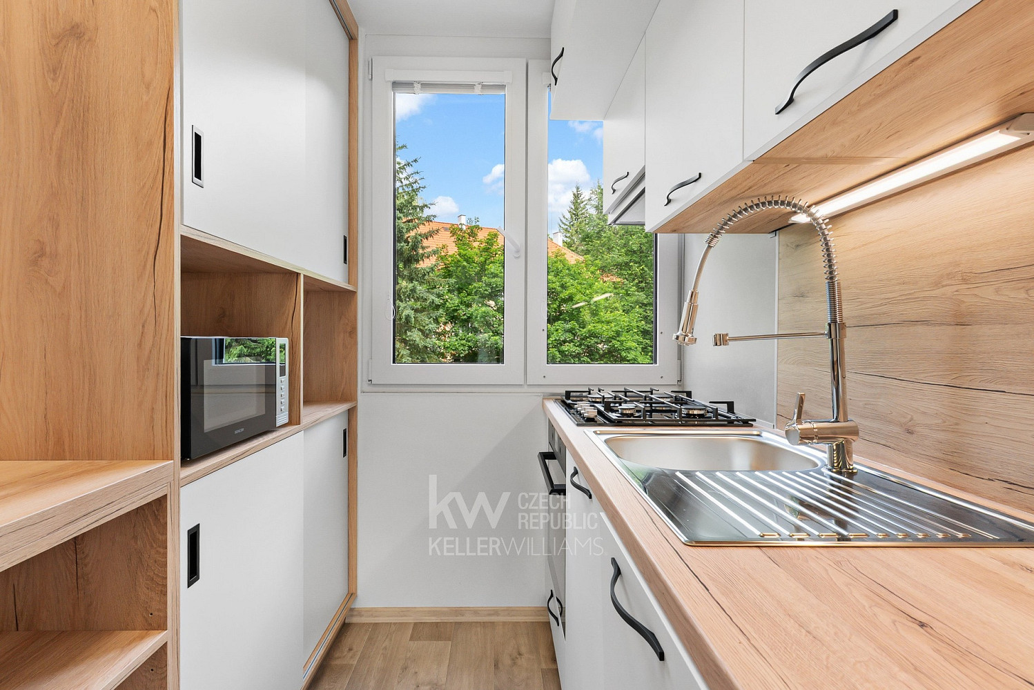 Pronájem bytu 3+1 67 m² - Widok 2