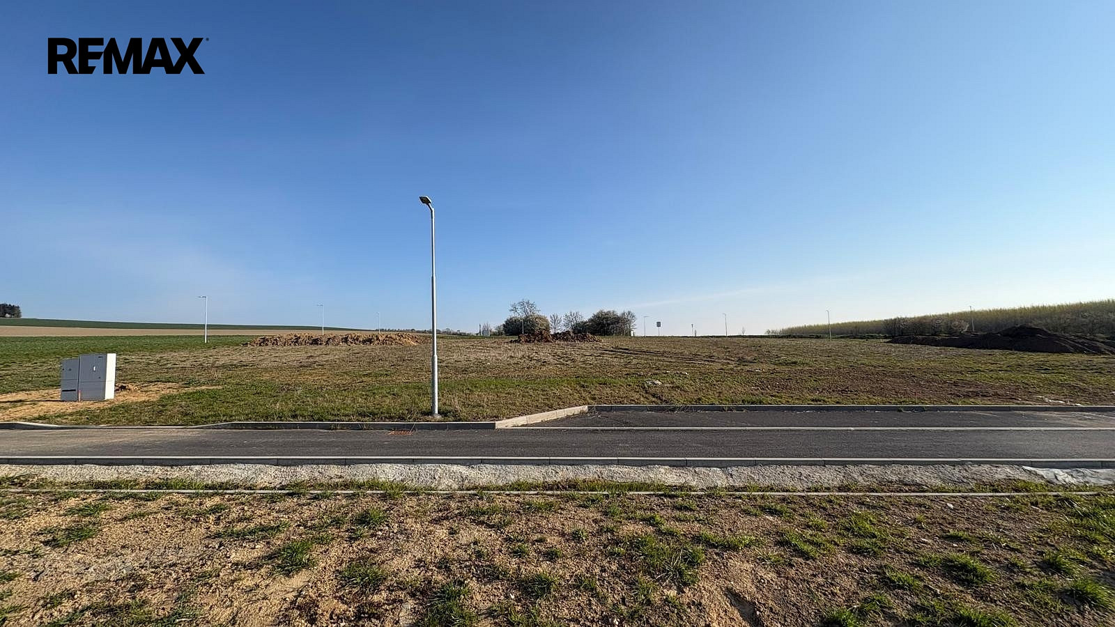 Prodej stavebního pozemku 831 m² – další