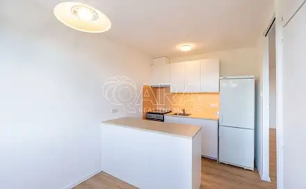 Pronájem bytu 3+1 67 m², Famfulíkova, Praha 8 - Kobylisy