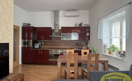 Prodej bytu 3+kk 91 m², náměstí Míru, Kroměříž
