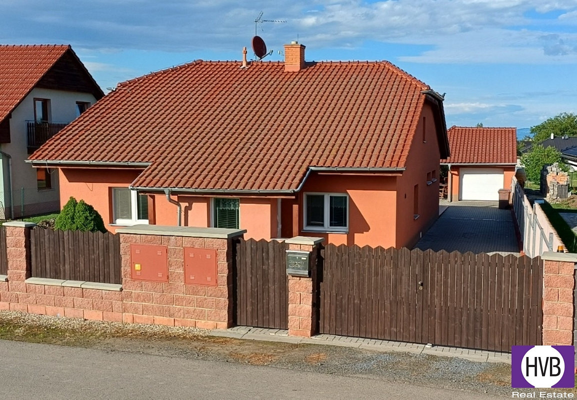 Prodej domu 131 m² s pozemkem 1 061 m² – pohled 2
