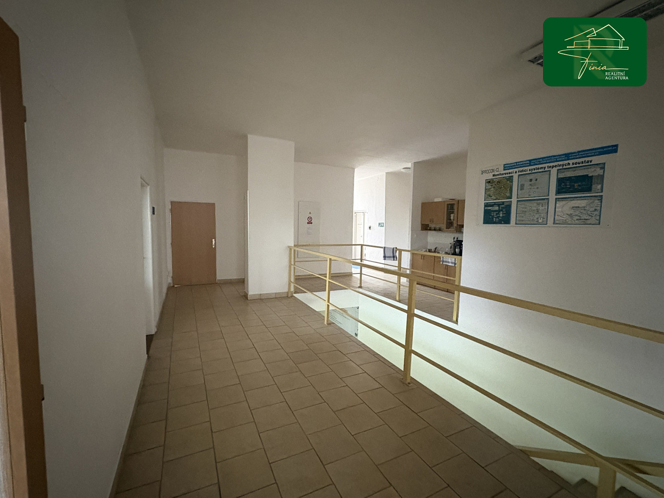 Pronájem kanceláře 1 722 m² – fotografie 5