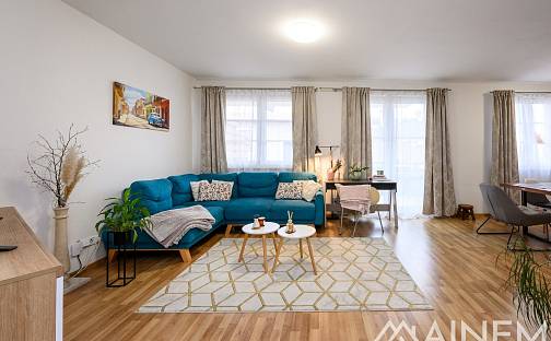 Pronájem bytu 3+kk 90 m², V Malé Doubravce, Plzeň - Doubravka