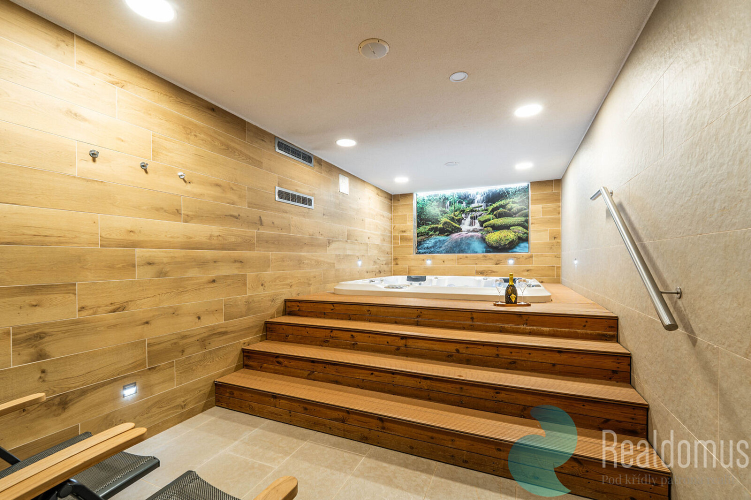 Prodej ubytovacího objektu 953 m² – fotografie 3
