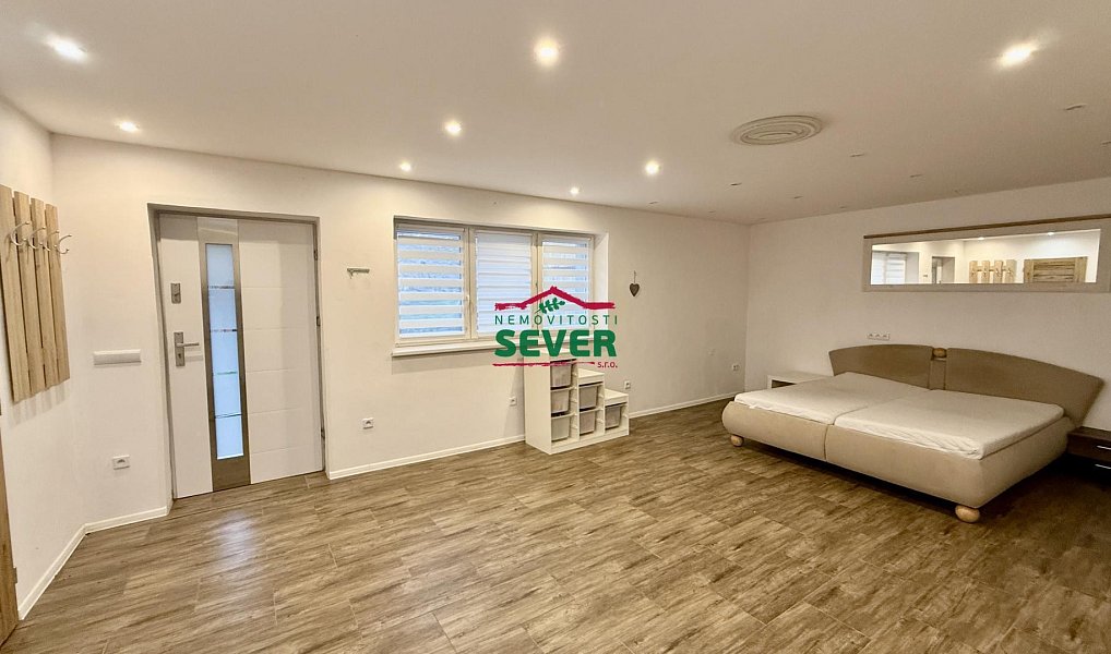 Prodej domu 220 m² s pozemkem 1 576 m², Louny – náhled fotky 20