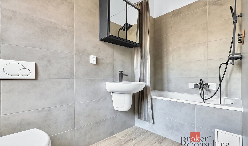 Prodej kanceláře 750 m², Nejdek – náhled fotky 9