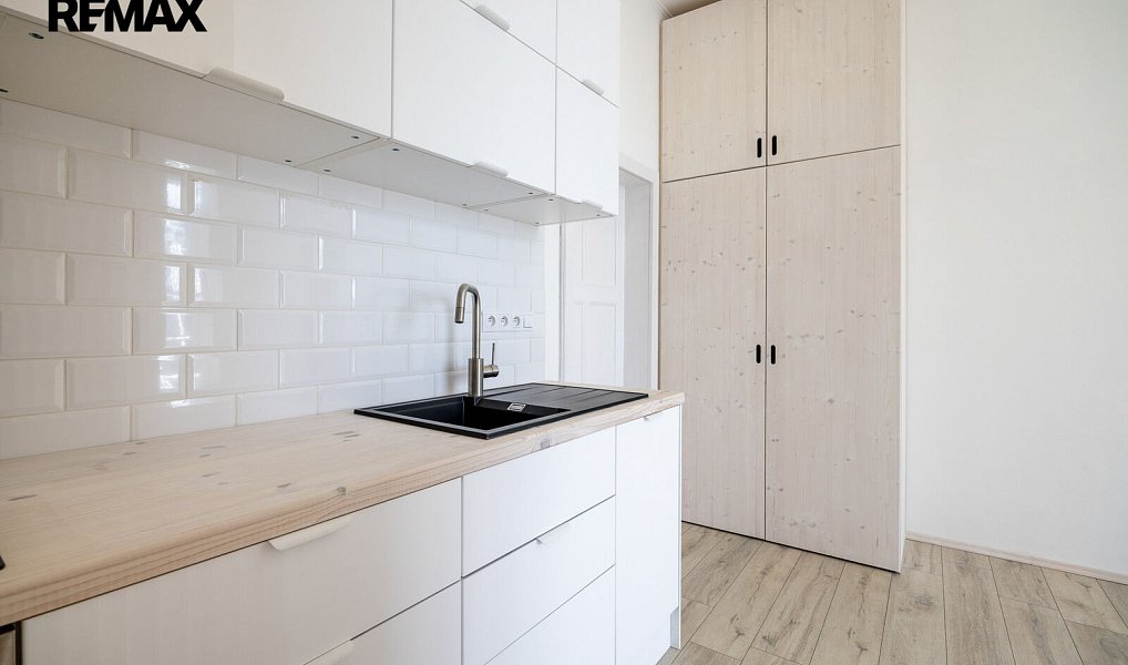 Prodej bytu 1+kk 28 m², Vráž – náhled fotky 3