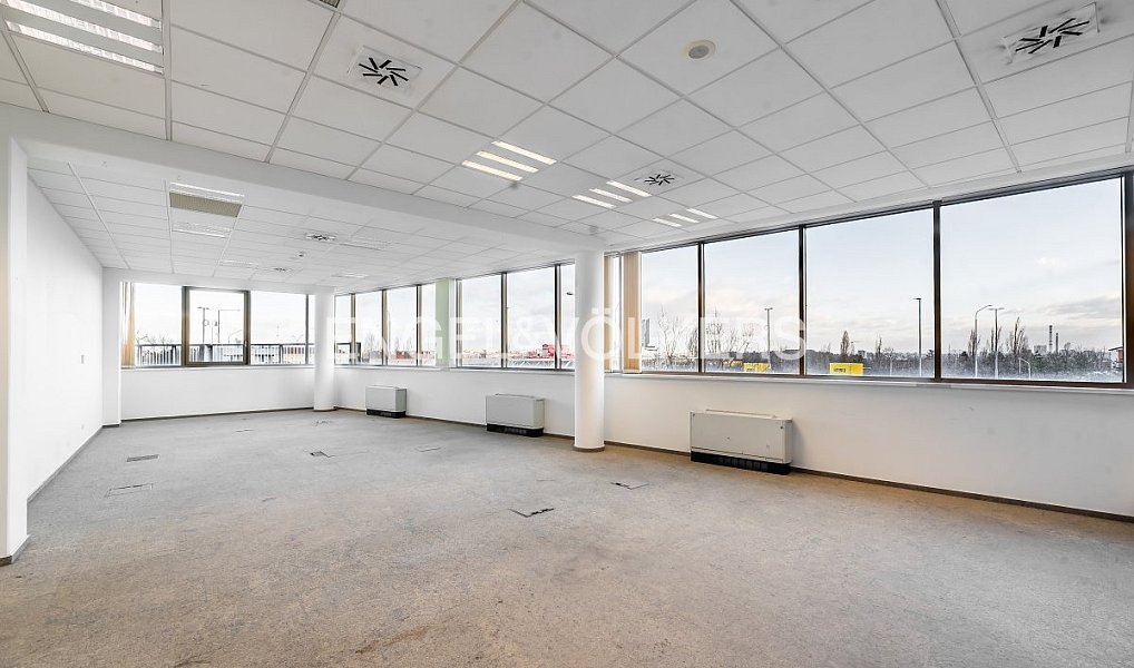 Pronájem kanceláře 883 m², Praha – náhled fotky 2