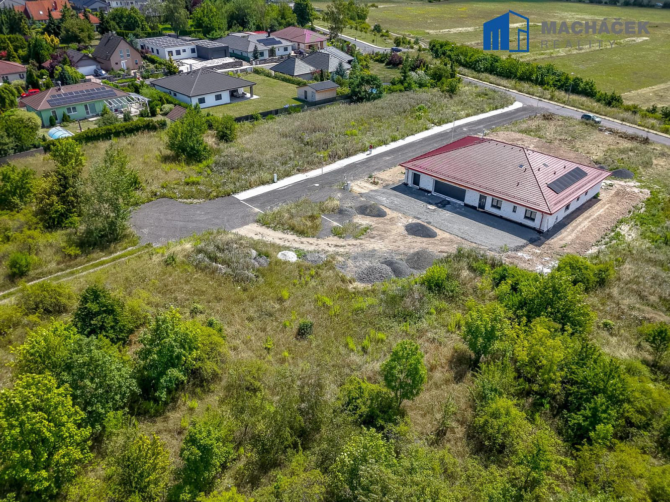 Prodej stavebního pozemku 938 m² – fotografie 3