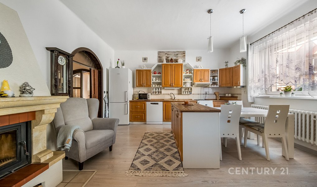 Prodej domu 145 m² s pozemkem 312 m², Kladno – náhled fotky 2
