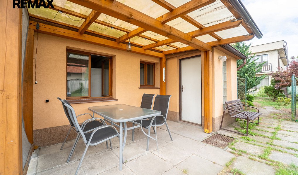 Prodej domu 234 m² s pozemkem 999 m², Týnec nad Labem – náhled fotky 49