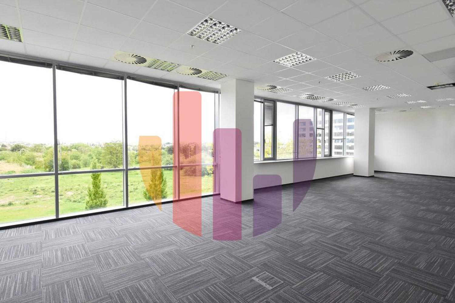 Pronájem kanceláře 898 m² — photo 3