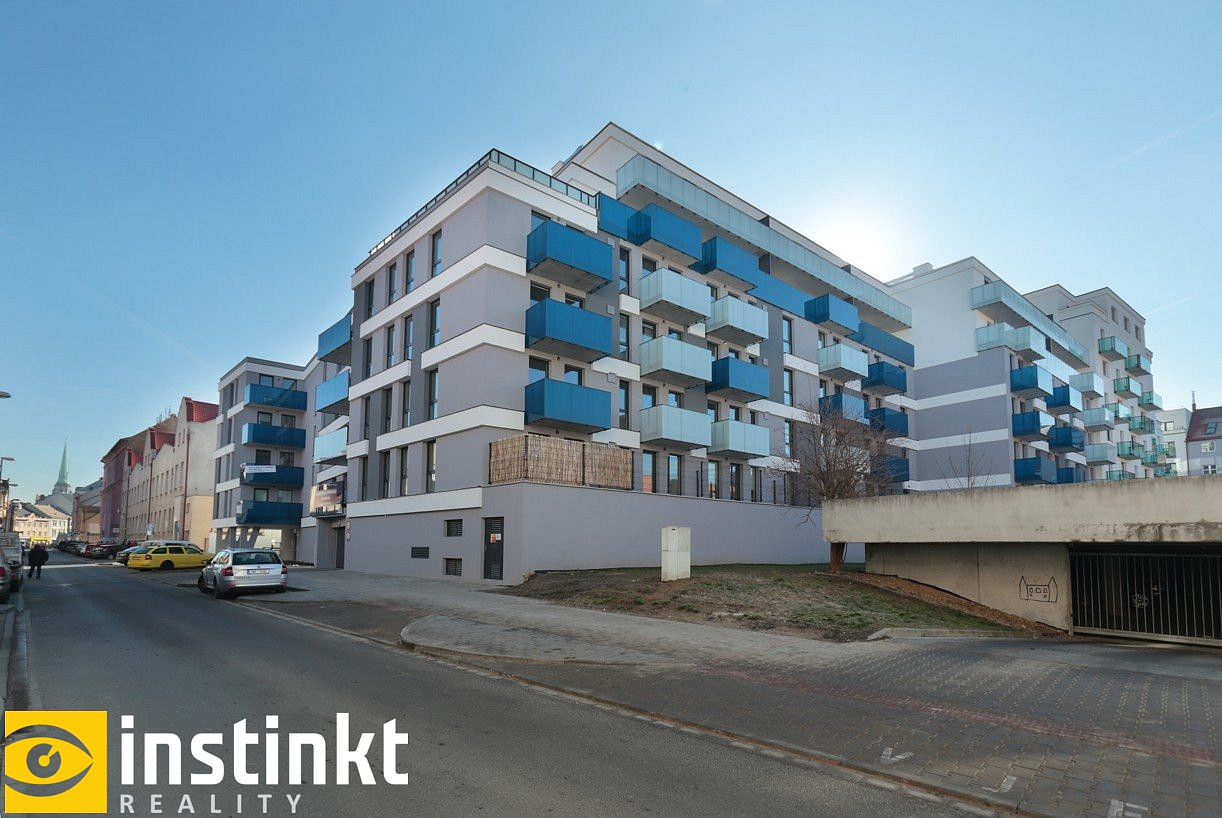 Kryté parkovací stání (20m2), ul. kollárova, plzeň centrum