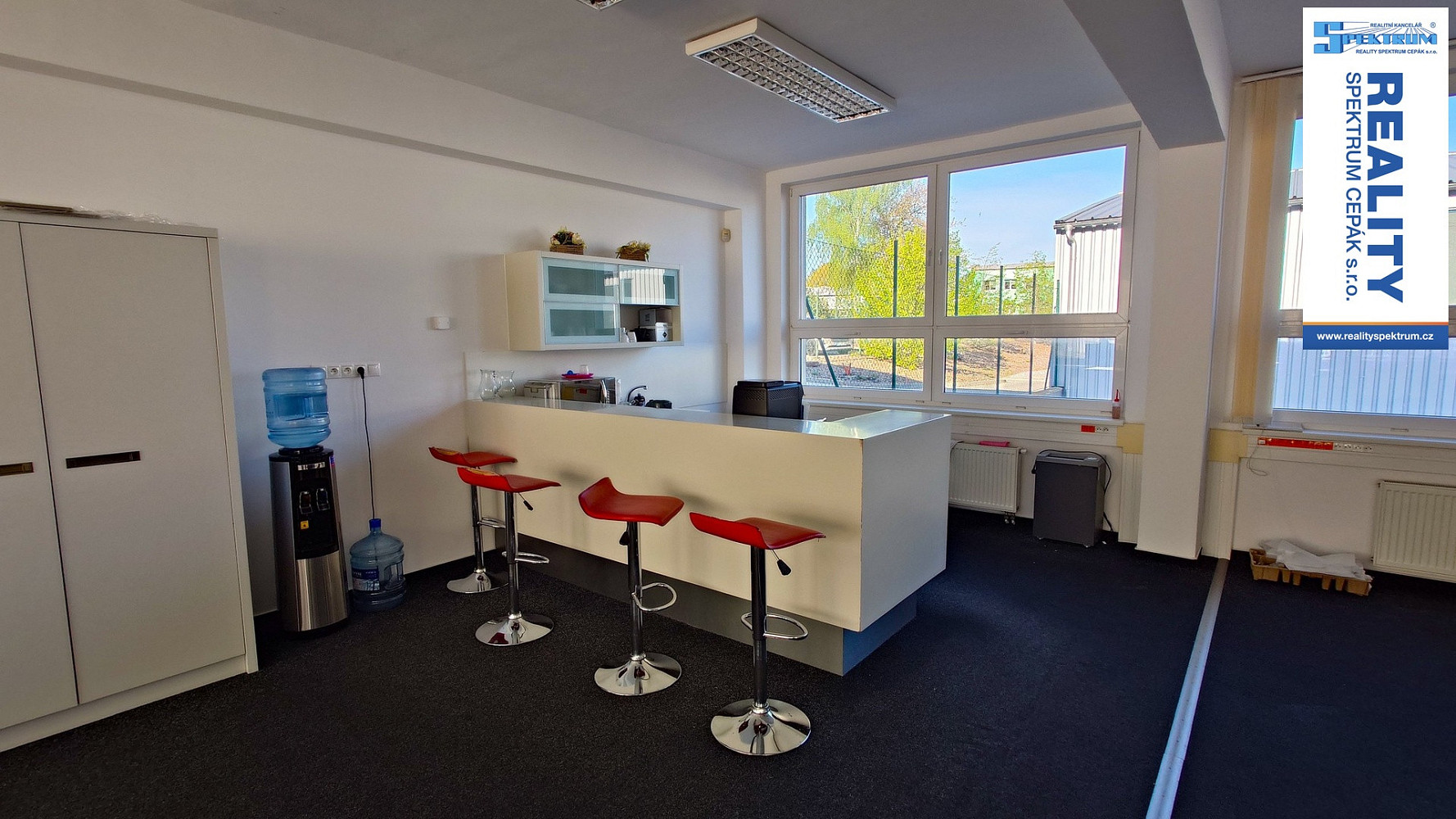 Pronájem kanceláře 492 m² — photo 3