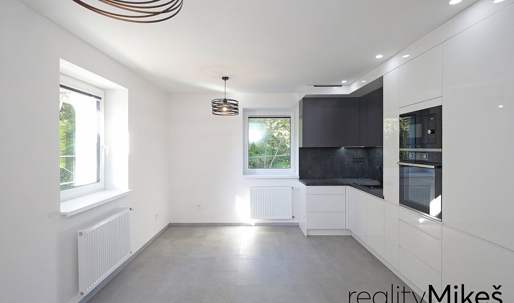 Pronájem bytu 3+kk 62 m², Liberec – náhled fotky 2