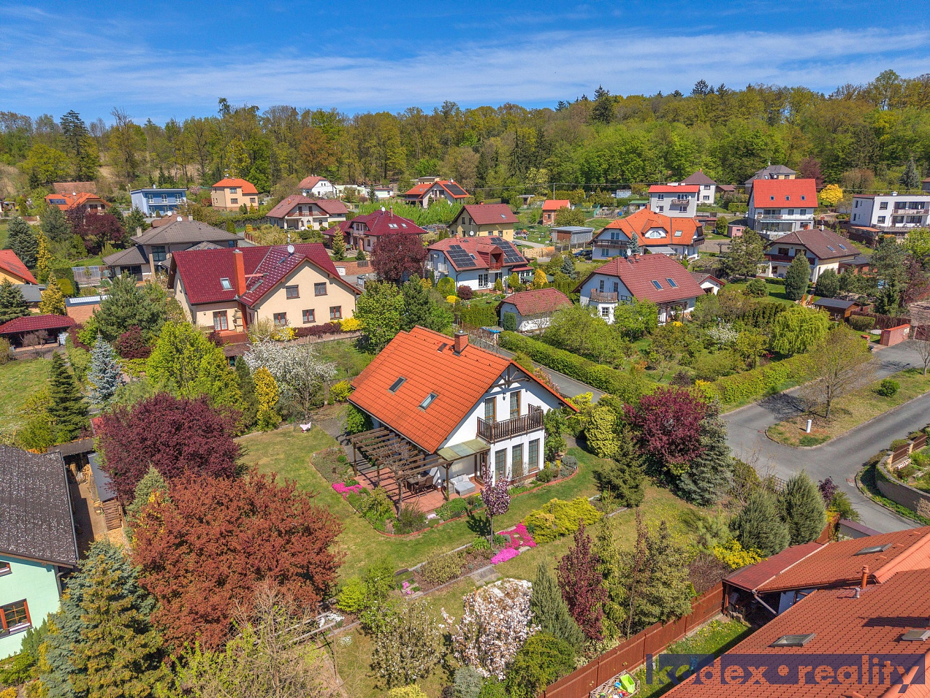Prodej domu 263 m² s pozemkem 1 100 m² – pohled 2