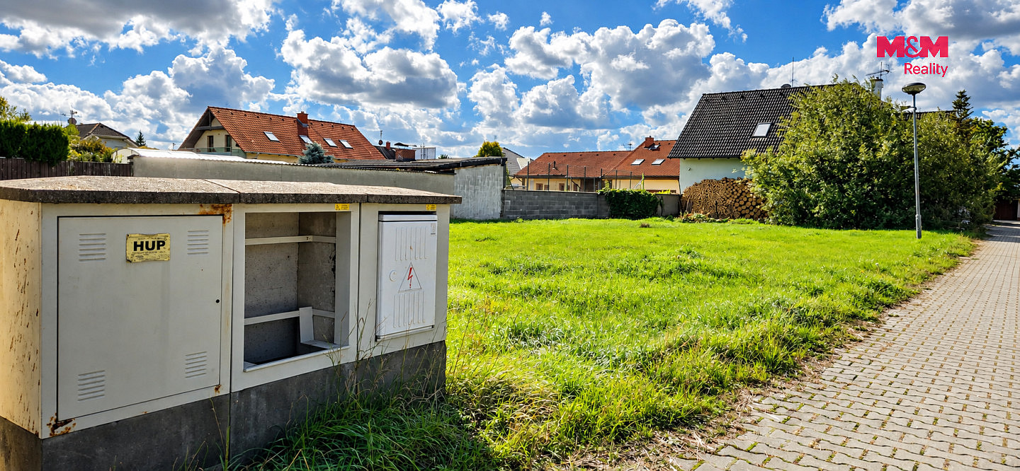 Prodej stavebního pozemku 681 m² – fotografie 2