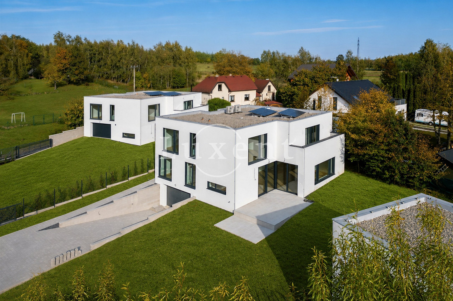 Prodej domu 350 m² s pozemkem 1 069 m² – fotografie 2
