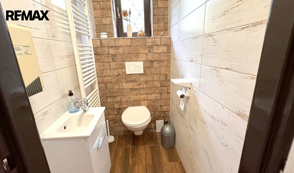 Prodej ubytovacího objektu 474 m², Litohošť – náhled fotky 16