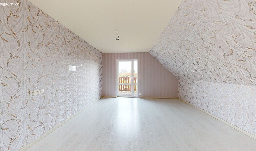 Prodej domu 229 m² s pozemkem 1 110 m², Hroznětín – náhled fotky 14
