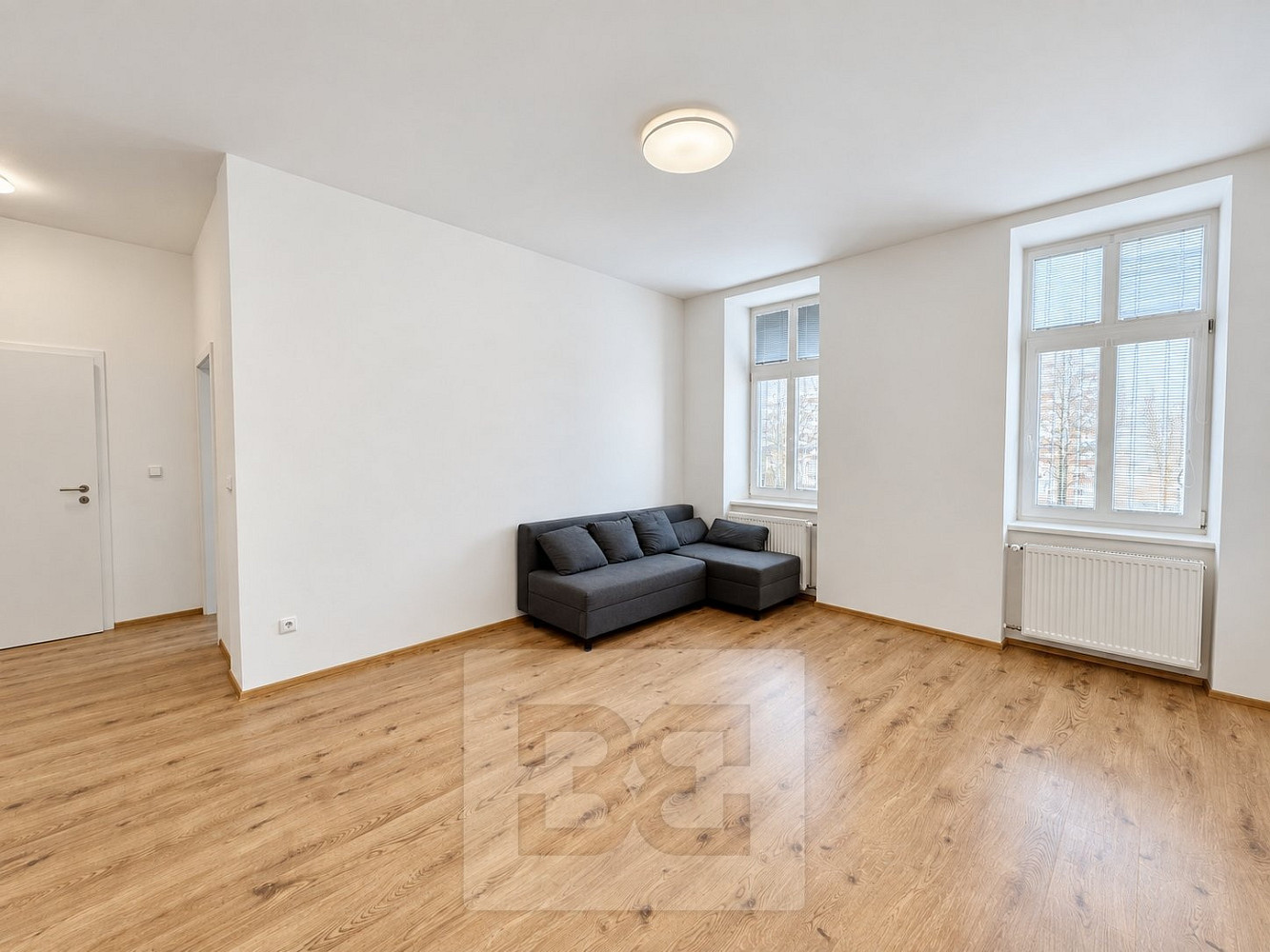 Pronájem bytu 2+kk 60 m² – fotografie 3