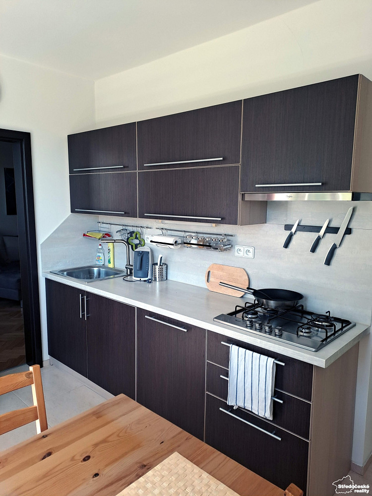 Pronájem bytu 2+1 60 m² – fotografie 4