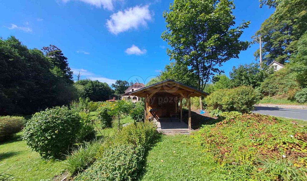 Prodej stavebního pozemku 846 m², Staré Město – náhled fotky 2