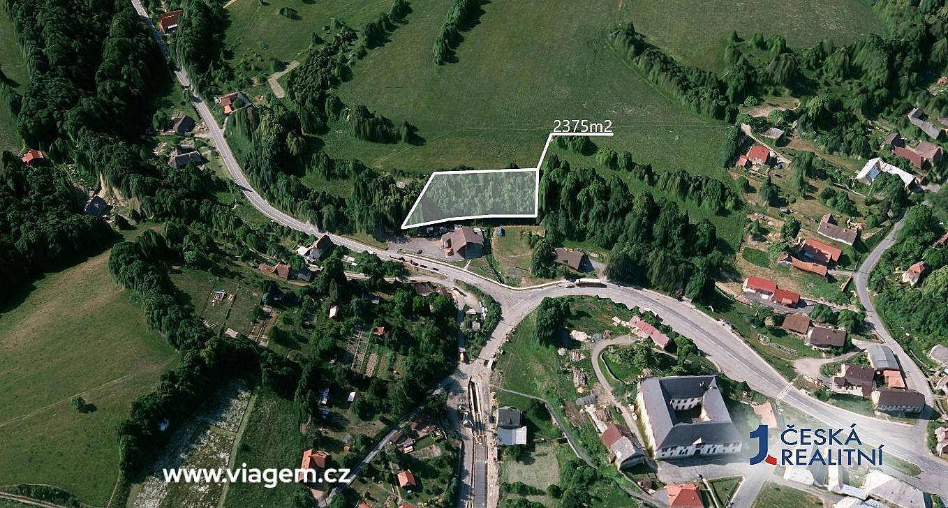 Zahrada 2 375 m² – pohled 2