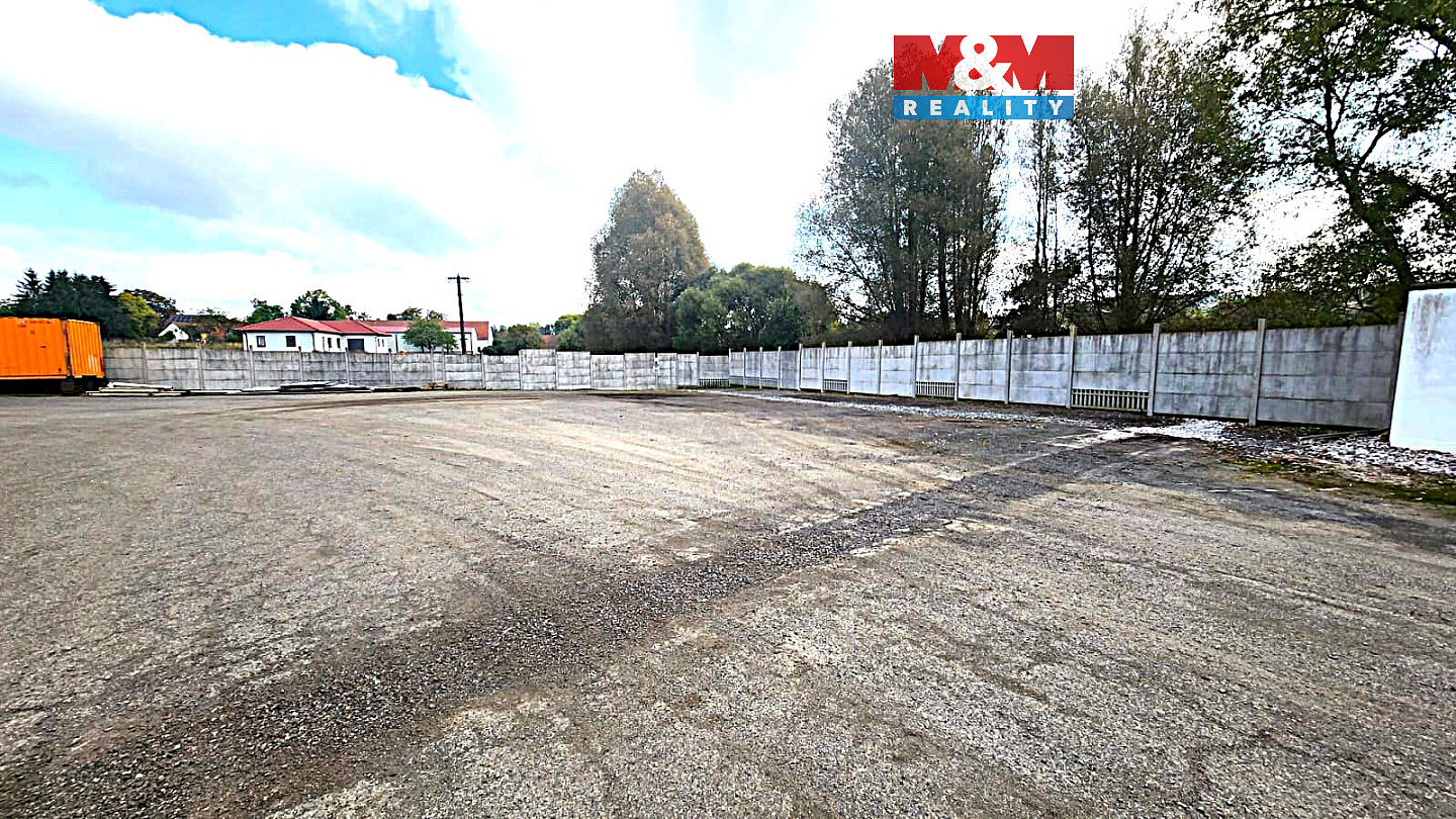 Pronájem pozemku 700 m²
