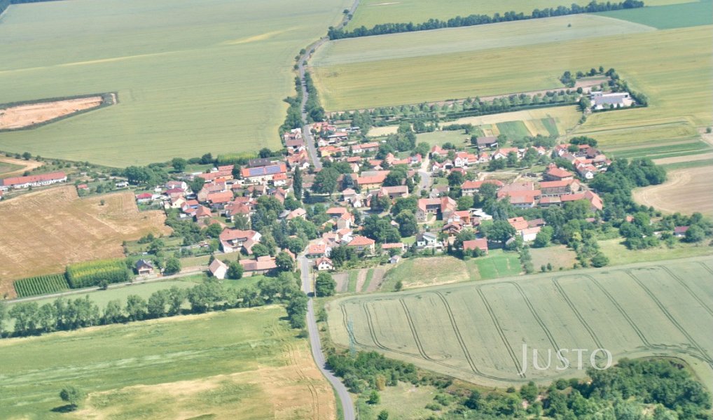 Prodej pole 7 167 m², Černuc – náhled fotky 7