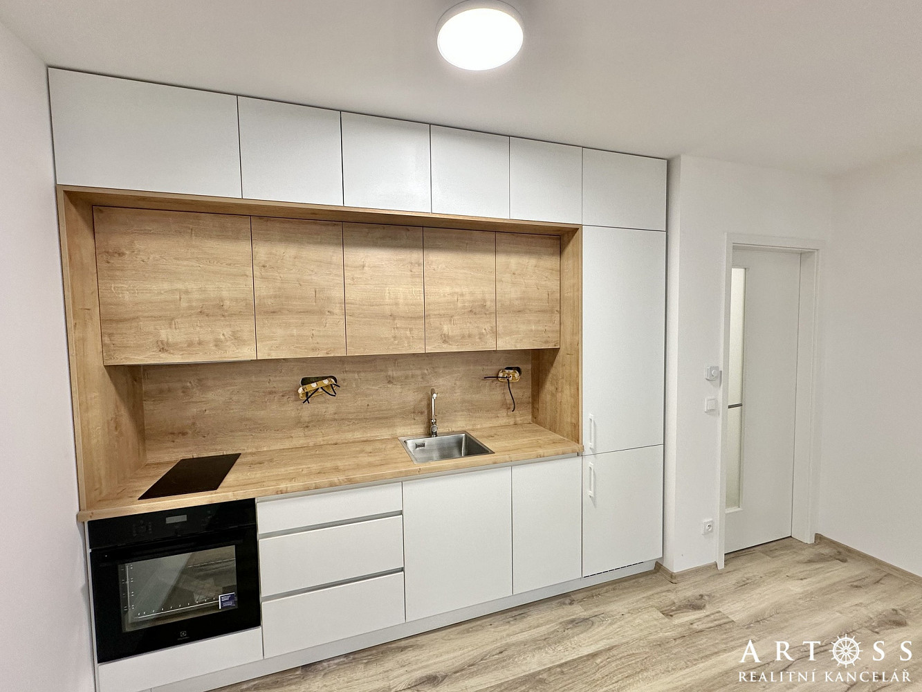 Pronájem bytu 1+kk 29 m² – fotografie 2